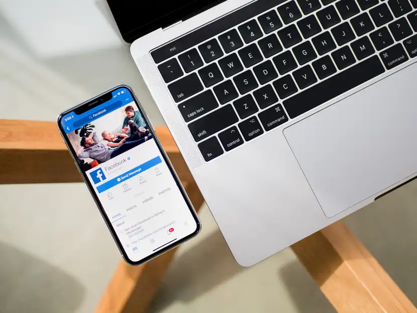 Piksel Facebooka na urządzeniu mobilnym
