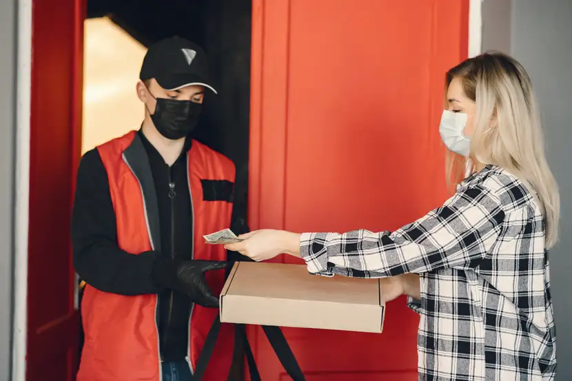no envio à cobrança o cliente paga diretamente ao estafeta